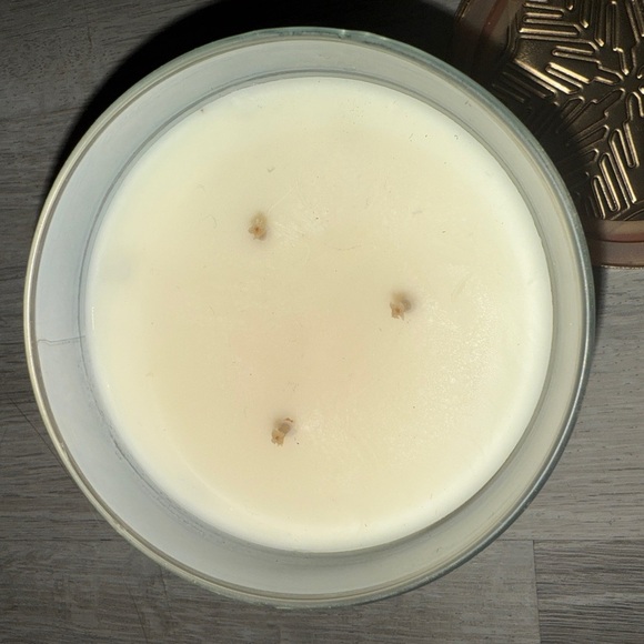 Bath & Body Works Winter Candy Apple Gray Plaid Candle with Reindeer Design - Picture 4 of 5